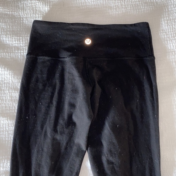 Capri Lulu lemon leggings - Picture 2 of 2